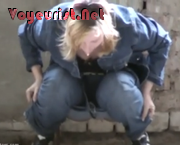 Уличный писсинг русских девушек