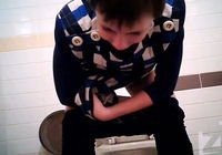 Зрелая баба попалась на скрытую камеру вуайериста