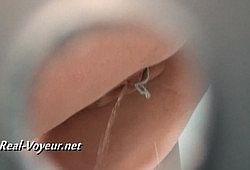 Подсмотренное в туалете скрытой камерой