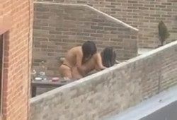 Заснял как подружки занимаются сексом на крыше