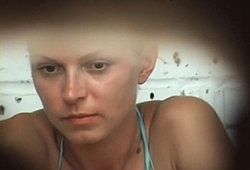 Девушки ссут в туалете на пляже