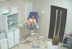 Девушка разделась на осмотре у гинеколога