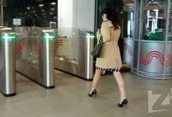 Парень смог заснять трусики у девушки в метро