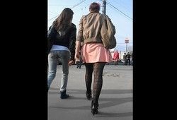Подсмотренное у девушек под юбкой