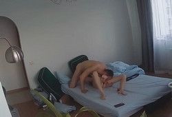 Скрытая камера снимает секс молодой пары